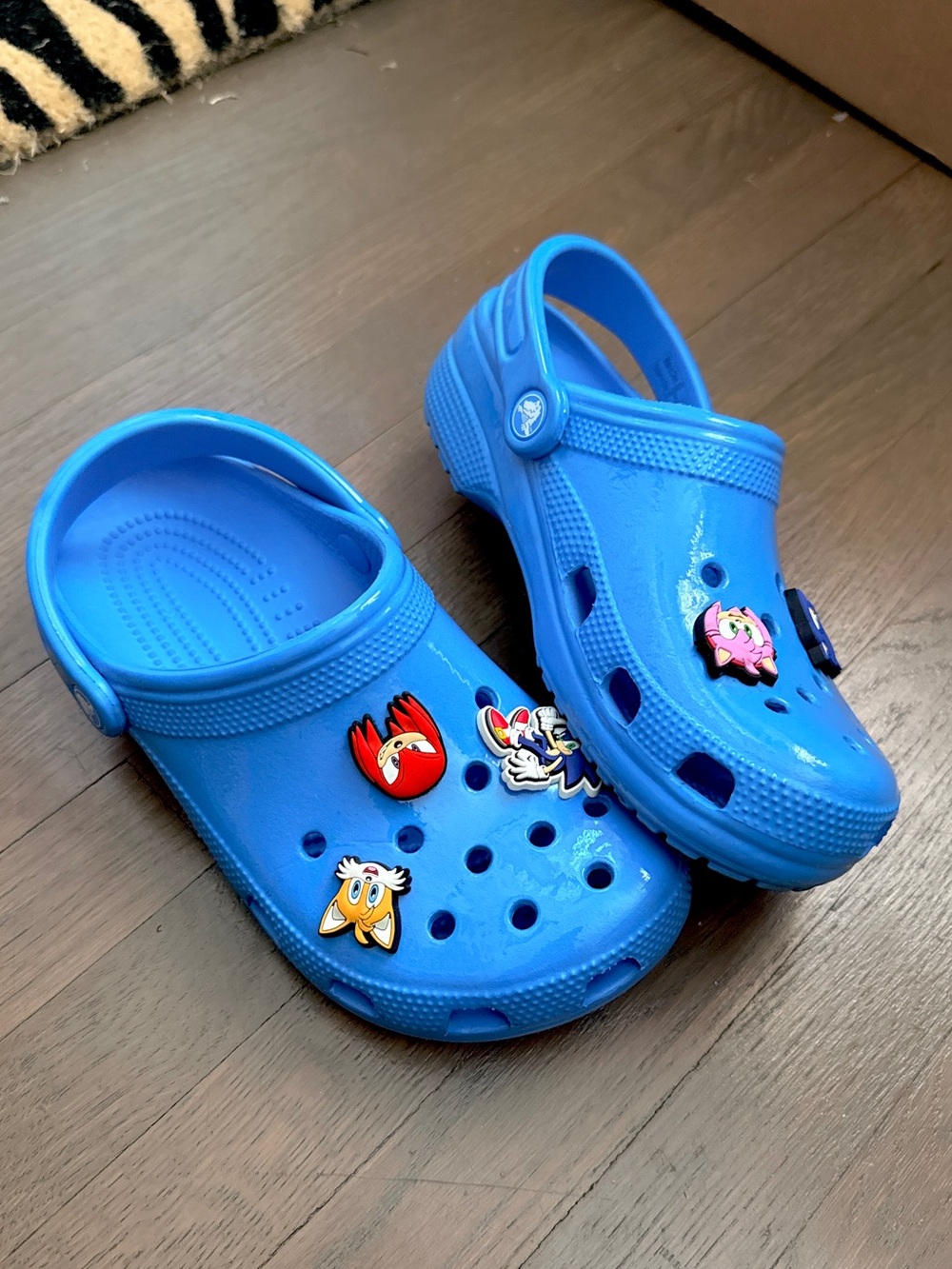 Neon Blue Crocs with Sonic the Hedgehog jibbitz Charms J5